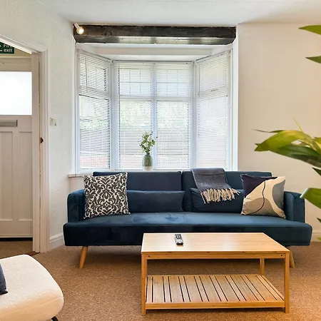 Luxury Central 2-Bed Townhouse - Parking, Hot Tub & Fire Pit Canterbury Exterior photo